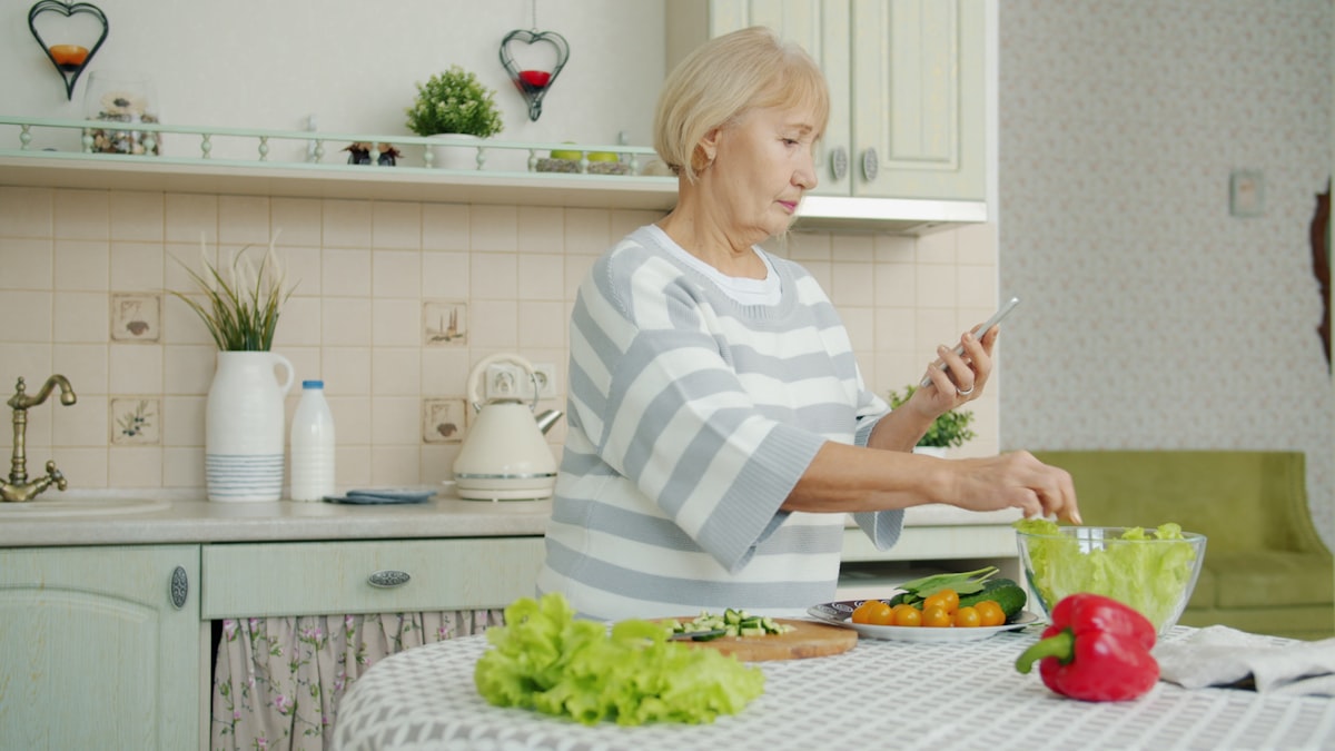 Preparare de mâncare sănătoasă în bucătărie